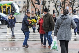 Uśmiech za kwiatka, czyli jak portEl Dzień Kobiet świętował