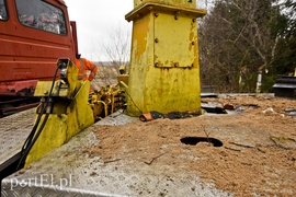 Podnośnik hydrauliczny przygniótł rękę mężczyzny