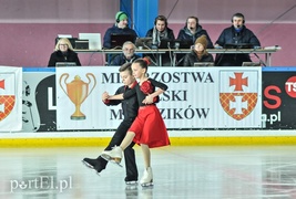 Piruety i skoki na lodowisku
