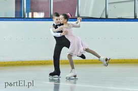 Piruety i skoki na lodowisku