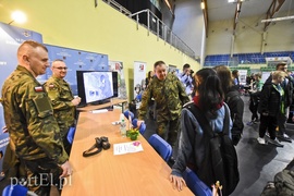 Praca czeka na fachowców i nie tylko