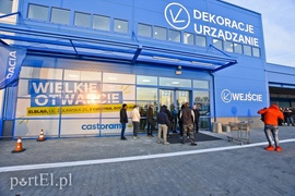 Castorama otwarta, rondo w budowie