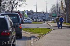 Castorama otwarta, rondo w budowie