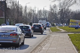 Castorama otwarta, rondo w budowie