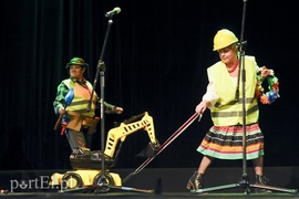 Kopali Mierzeję, bawili się i wygłupiali