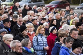 Nieśli krzyż przez miasto