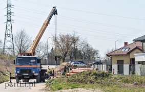 Kopią na Bielanach, a mieszkańca krew zalewa