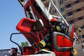Pożar w wieżowcu przy Lotniczej Pożar w wieżowcu przy Lotniczej