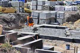 Przy Łęczyckiej praca wre Przy Łęczyckiej praca wre