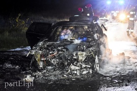 BMW spłonęło na drodze do Nowiny