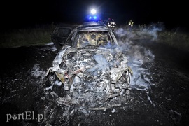 BMW spłonęło na drodze do Nowiny