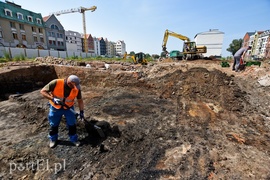 Na Bednarskiej szukają skarbów