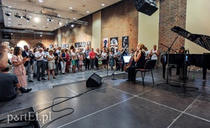 Osądzić, opowiedzieć o tym społeczeństwu, a na koniec ułaskawić