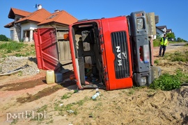 W Przezmarku przewróciła się ciężarówka