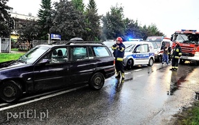 Kierowca bez uprawnień spowodował kolizję