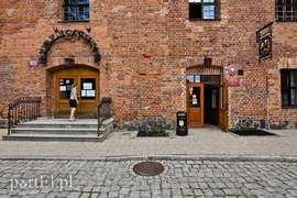 Nad jezioro, na cmentarz i na lody  (Cudze chwalicie, swego nie znacie, odcinek 1) 