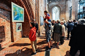 Salon pełen artystów