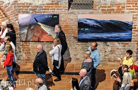 Salon pełen artystów