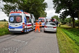 Wypadek w Jegłowniku, dwóch mężczyzn trafiło do szpitala