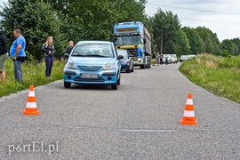 Wypadek w Jegłowniku, dwóch mężczyzn trafiło do szpitala