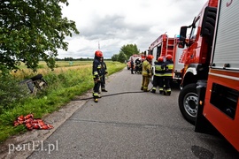 Wypadek w Jegłowniku, dwóch mężczyzn trafiło do szpitala