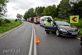 W deszczu wypadli z drogi
