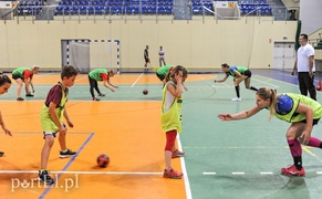 Kibicują, wspierają, dobrze się bawią