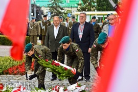 Tu mówi Polska. Tu mówi Warszawa