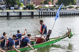 Smocze łodzie rządziły na rzece