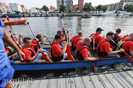 Smocze łodzie rządziły na rzece