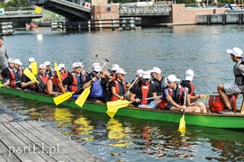 Smocze łodzie rządziły na rzece