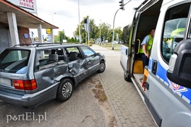 Kolizja volkswagena z tramwajem na al. Grunwaldzkiej