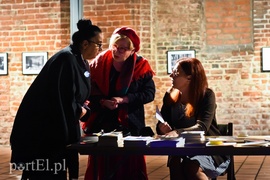 Wielorzecze: W świecie poezji, kryminału i abstrakcji