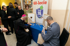 Dziś ta szkoła połączyła pokolenia