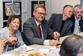 Radość, ale umiarkowana