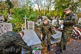 Sprzątali groby polskich bohaterów