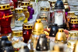 Elblążanie odwiedzają groby bliskich