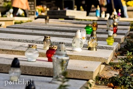 Elblążanie odwiedzają groby bliskich