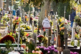 Elblążanie odwiedzają groby bliskich