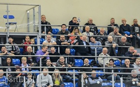 Start nieznacznie lepszy od Ruchu