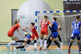 Start nieznacznie lepszy od Ruchu