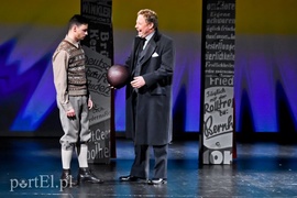 „Cabaret”, który daje do myślenia