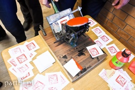 Znaczkiem w komunę Znaczkiem w komunę