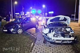 Czołowe zderzenie dwóch toyot na ul. Warszawskiej