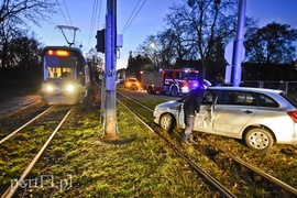 Kolizja skody z tramwajem na ul. Robotniczej