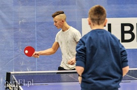 Hala, stół do ping-ponga lub mata, czyli ferie pełne aktywności