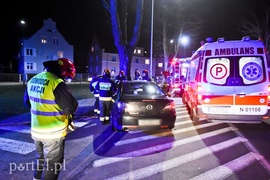 Zasłabł za kierownicą i uderzył w drzewo Zasłabł za kierownicą i uderzył w drzewo