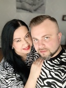 Oto moje wspólne zdjęcie z moją partnerką Agnieszką. Agnieszka nie dość, że jest piękną kobietą, to jest kobietą z piękną duszą. Daje ciepło, ukojenie i sprawia, że każdego dnia chce się człowiekowi wstać, uśmiechać i żyć dalej. Jak jej nie kochać. No jak? 
Marcin