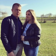 Cenię mojego mężczyznę za dobre, otwarte dla ludzi serce, za wyrozumiałość i umiejętność słuchania drugiej osoby. Za to, że zawsze mogę na niego liczyć, jest wsparciem i oparciem, moim najlepszym Przyjacielem. Za siłę, którą ma w sobie każdego dnia, za to, że potrafi wywołać uśmiech na mojej twarzy nawet w najgorszym dla mnie dniu. Po prostu za to że zawsze, nieprzerwanie od pięciu lat nigdy mnie nie zawiódł i zawsze jest przy mnie.
Aneta