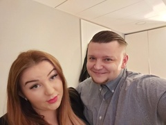 Moją ukochaną, którą chciałbym zabrać na kolację do Hotelu Młyn jest Monika. Cenię ją przede wszystkim za to że jest ambitna, zawsze szczera i taka inteligentna. Gdy ja widzę wszystko w ciemnych barwach, ona potrafi jednym gestem, słowem, uśmiechem lub wygłupem sprawić, że wszystko robi się kolorowe. Nawet nie złości się mocno, tylko troszkę czasami, no i wiem że mnie kocha tak jak ja kocham ją.
iwanek27041981